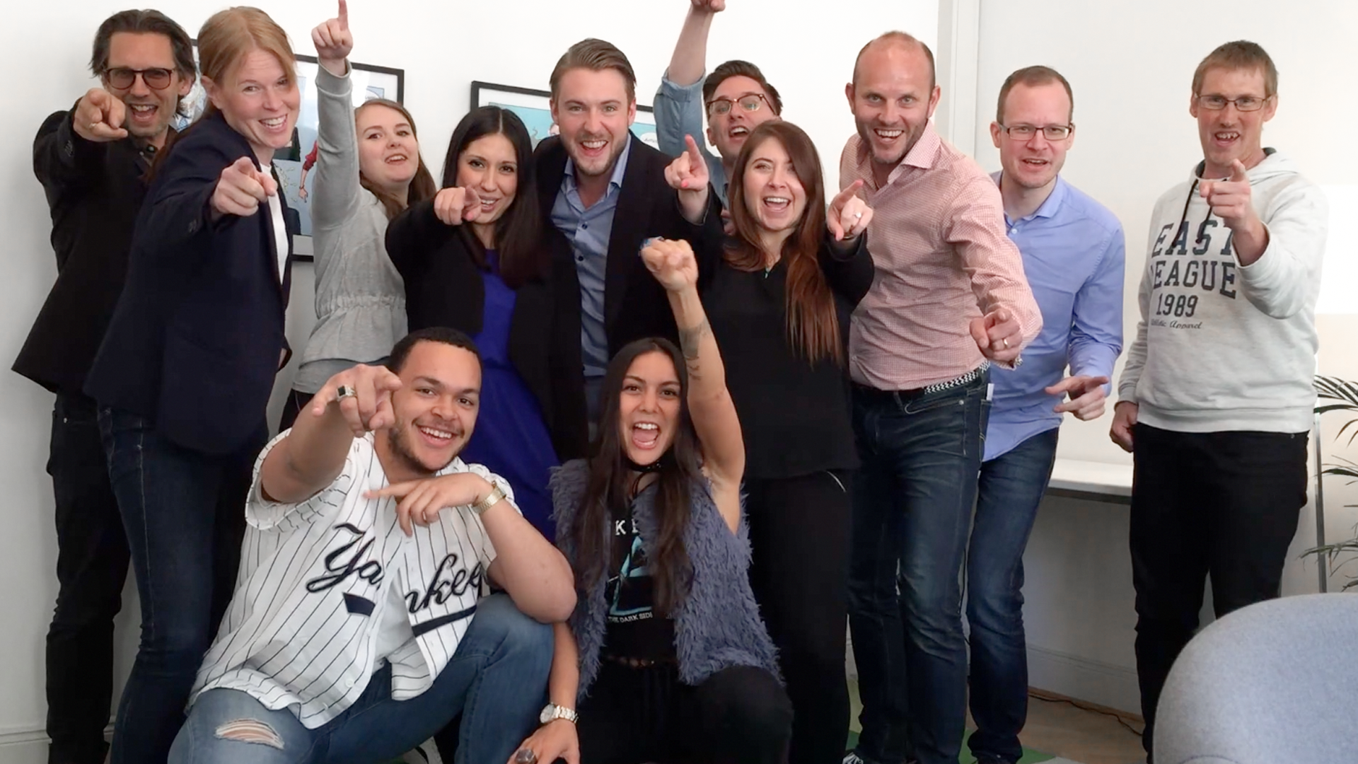 Bild #2 - Greater Than AB