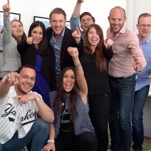 Bild #2 - Greater Than AB